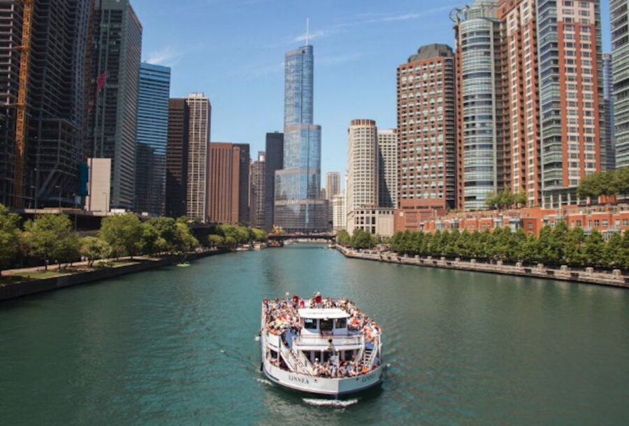 Chicago: 1.5-Hour Lake and River Architecture Cruise - The 90 minutes you’re really buying (and how it usually flows)
