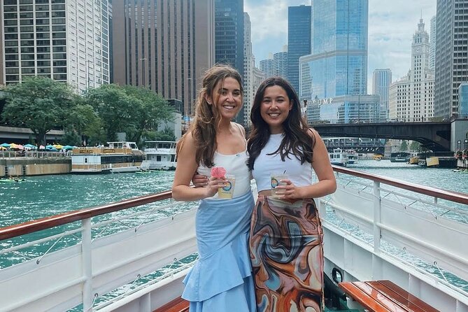 Chicago Architectural River Cruise - 50+ sites between Lake Point Tower and Navy Pier
