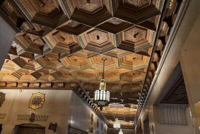 Chicago Architecture and True Crime Tour - Start at Palmer House Hilton Historic Lobby: marble, history, and a chilling tone