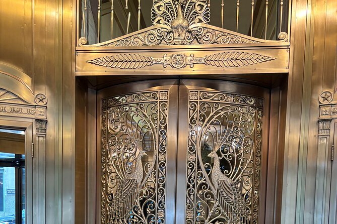 Chicago Architecture and True Crime Tour - Guides and storytelling style: what makes it enjoyable