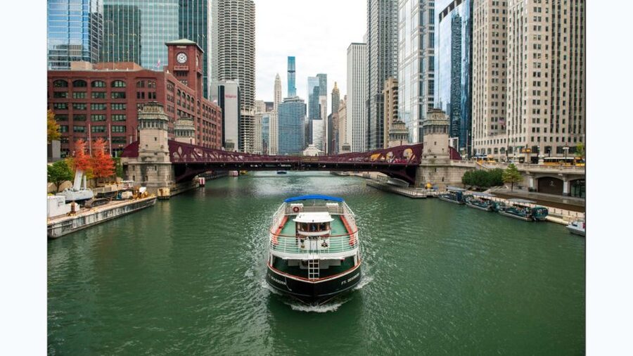 Chicago: Architecture Boat Tour with Drinks - Start at Ogden Slip: 465 N McClurg Ct boarding basics