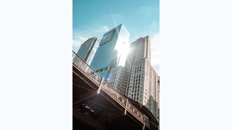 Chicago: Architecture Boat Tour with Drinks - 90 minutes on the water: what the cruise feels like