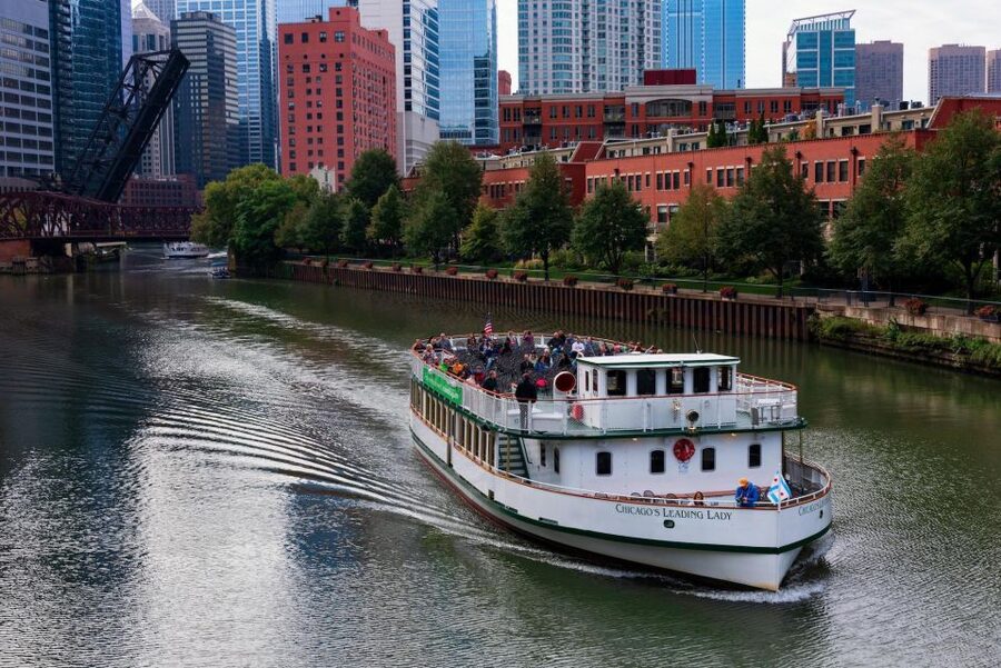 Chicago: Architecture Center Cruise on Chicago's First Lady - The route through all three branches: how you get a fuller Chicago