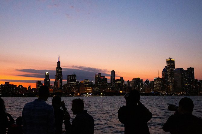 Chicago Architecture Center River Cruise aboard First Lady - Trump International Hotel & Tower: architecture in conversation with its surroundings