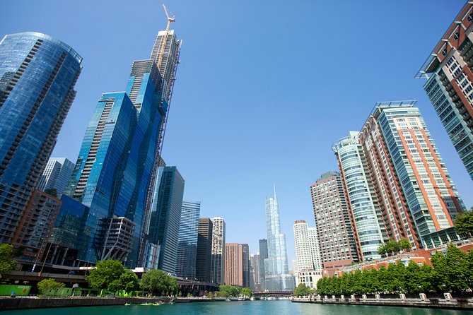 Chicago Architecture River Cruise - Navy Pier or Michigan Avenue: how to choose your departure point