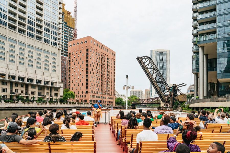 Chicago: Architecture River Cruise Skip-the-Ticket Line - On-Board Docent Narration: Why the Stories Feel Different
