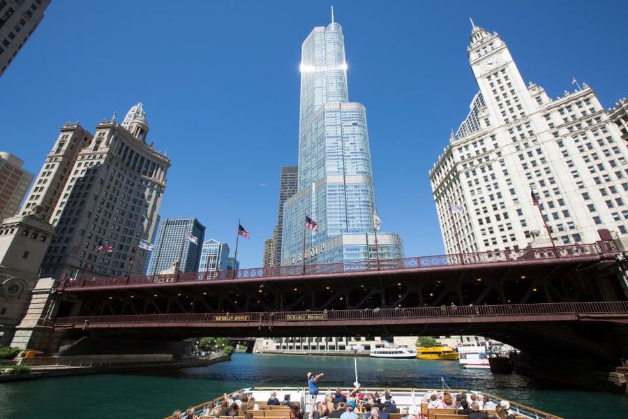 Chicago: City Minibus Tour with Optional Architecture Cruise - Gold Coast and Lincoln Park: a change of pace from downtown
