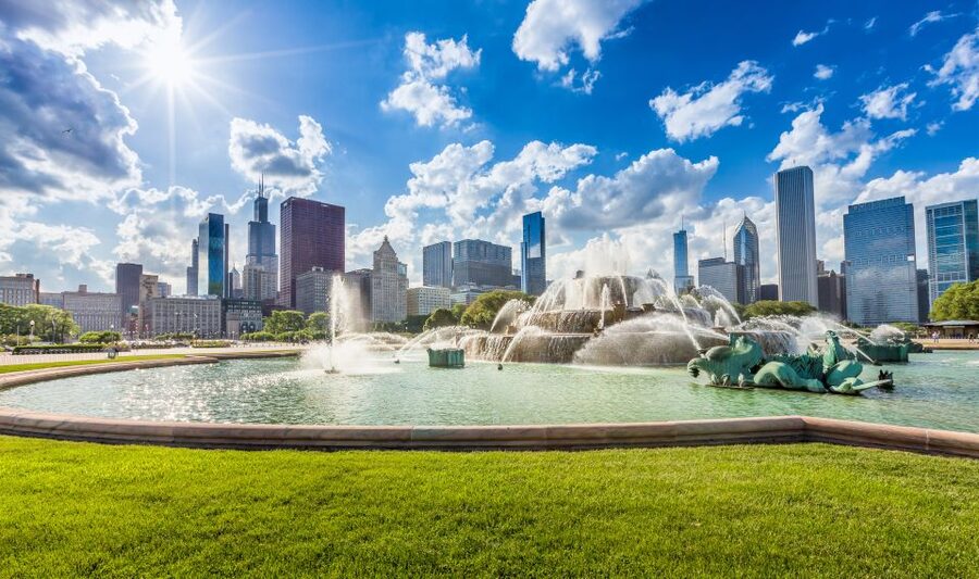 Chicago: Guided Tour with Architecture River Cruise - Buckingham Fountain: A Classic Chicago Photo Stop