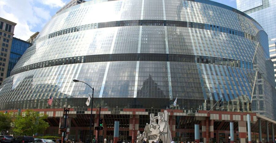 Chicago: Icons Guided Architecture Walking Tour - Starting at the Chicago Architecture Center (CAC) sets the tone