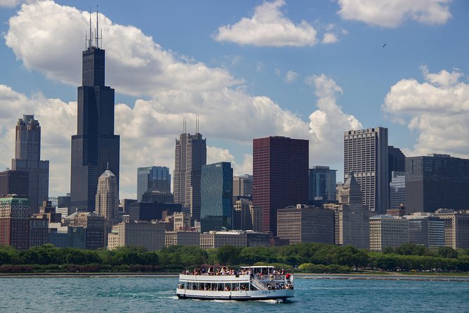 Chicago Lake and River Architecture Tour - Chicago architecture makes more sense from the water