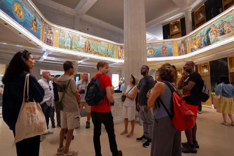 Chicago: Prohibition-Era Culture & Architectural Treasures - Riverwalk to Willis Tower: Turning Streets into a Building Timeline