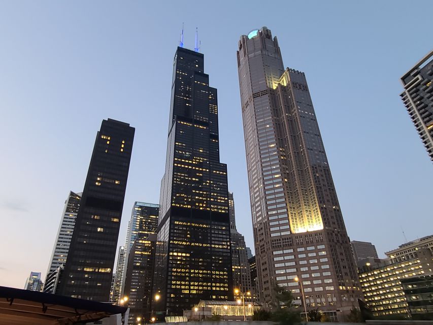 Chicago River: 1.5-Hour Guided Architecture Cruise - Deck vs. Interior: Choose Your View and Your Warmth