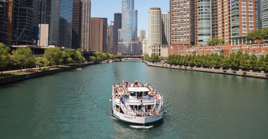 Chicago River: 1.5-Hour Guided Architecture Cruise - Route Plan: From Michigan Avenue to North and South Branch Views