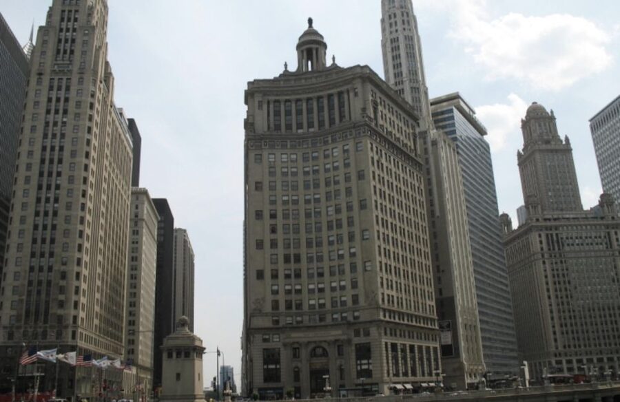 Chicago River: 1.5-Hour Guided Architecture Riverboat Tour - Top Deck Air vs. Indoor Comfort: Where You’ll Want to Sit