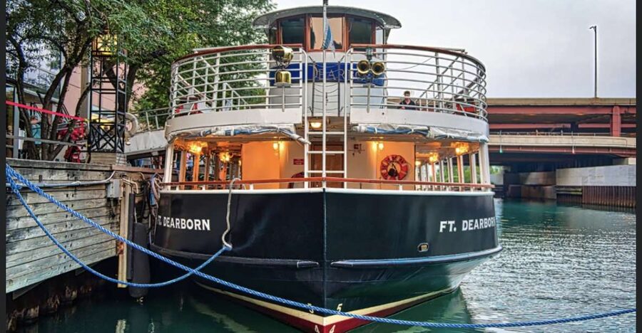 Chicago River: 1.5-Hour Guided Architecture Riverboat Tour - Over 50 Buildings, One Route: How the Docent Keeps It Organized