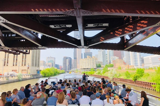 Chicago River 90-Minute Architecture Boat Tour - How the guides make it worth paying attention