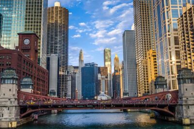 Chicago River Architecture Tour with Small Boat Upgrade Option - Why a Chicago River Architecture Boat Tour Works So Well