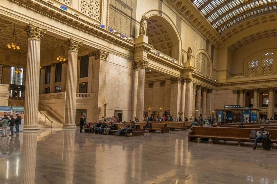 Chicago: Secret Interiors Architecture Walking Tour - Two hours on foot: How to pace yourself (and protect your knees)