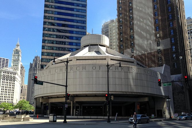 Chicago Walking Tour: Modern Architecture - AMA Plaza and the Mies van der Rohe Connection