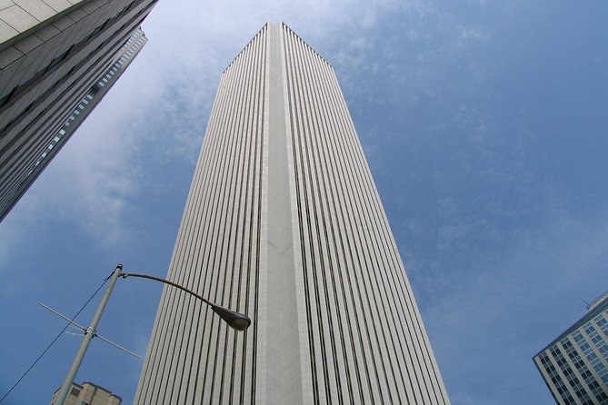 Chicago Walking Tour: Modern Architecture - Marina City: Bertrand Goldberg’s Urban Experiment in Motion