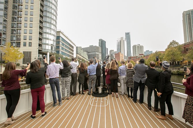 City Cruises Chicago: River Architectural Lunch Cruise - The Route: Tribune Tower to Union Station (and What to Look For)