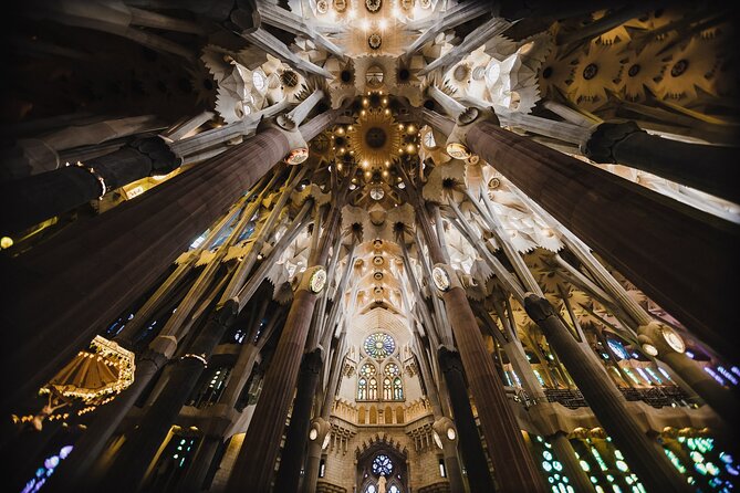 Complete Gaudi Tour: Casa Batllo, Park Guell & Sagrada Familia - A mini ride and a break in Gràcia and L’Eixample