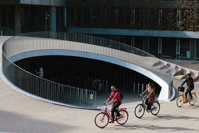 Copenhagen Architecture and Sustainability Tour with local Guide - Getting rolling with Tropical Bikes: helmets, bike types, and practical extras