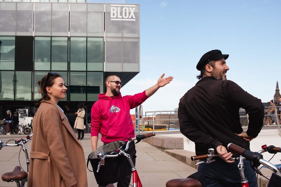 Copenhagen: Guided Architecture and Sustainability Tour - Meeting at Tropical Bikes and choosing the right bike size