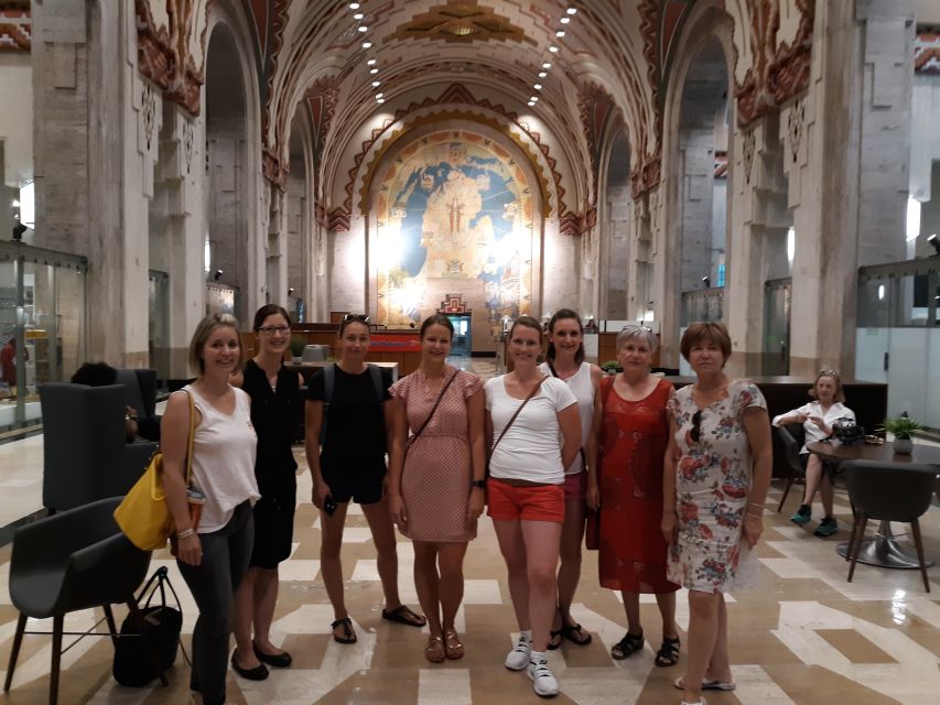 Detroit: Architectural Beauty and Hidden Gems Walking Tour - Meeting in the Guardian Building and how the walk actually works