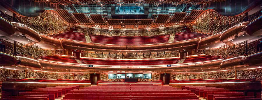 Dubai: Walking, Architecture and History Tour of Dubai Opera - Walking Up to Dubai Opera: What This Building Promises