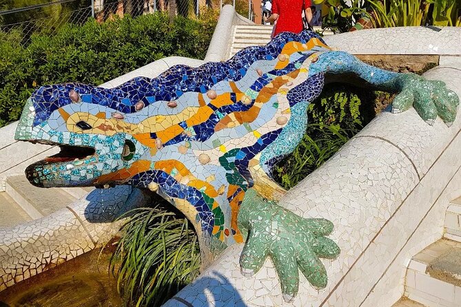 Explore Gaudi's Masterpiece on a Guided Tour of Parque Guell - The serpentine bench: a view stop with a purpose