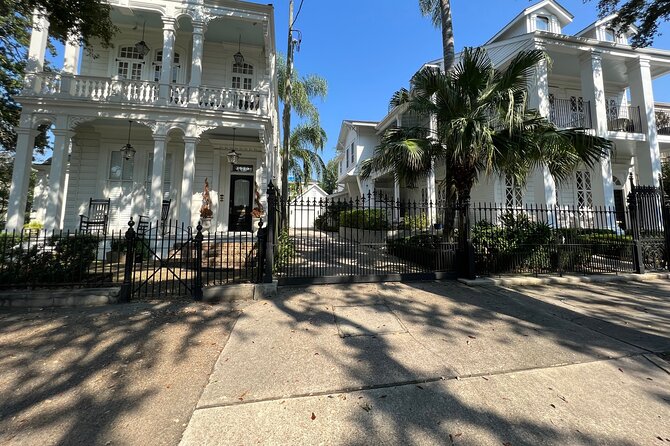 Garden District Architecture Walking Tour in New Orleans - Why This 2-Hour Garden District + Cemetery Combo Works