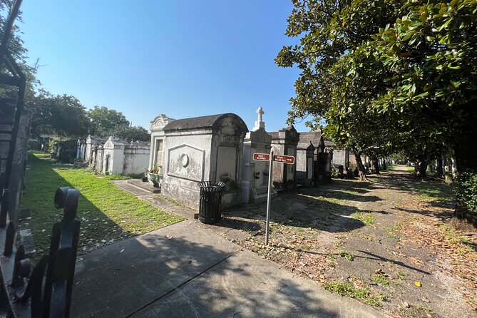 Garden District Architecture Walking Tour in New Orleans - Stop 2: Lafayette Cemetery No. 1 and Above-Ground Burial Rites