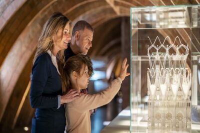 Gaudi Guided Tour: Casa Batllo, La Pedrera & Casa Vicens - The walk to La Pedrera: short streets, big architectural clues