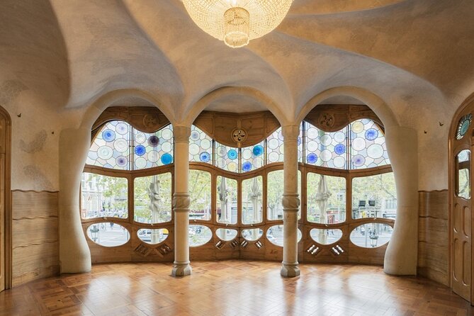 Gaudi Guided Tour: Casa Batllo, La Pedrera & Casa Vicens - Optional Casa Vicens: audio tour plus cava, and it may be separate