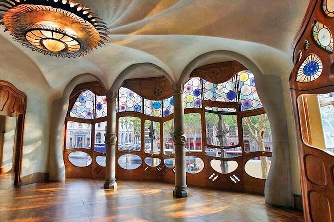 Gaudi Masterpiece: Casa Batlló with Expert Guide and STL Tickets - Casa Batlló and the Modernisme rivalry: why this building feels like a story