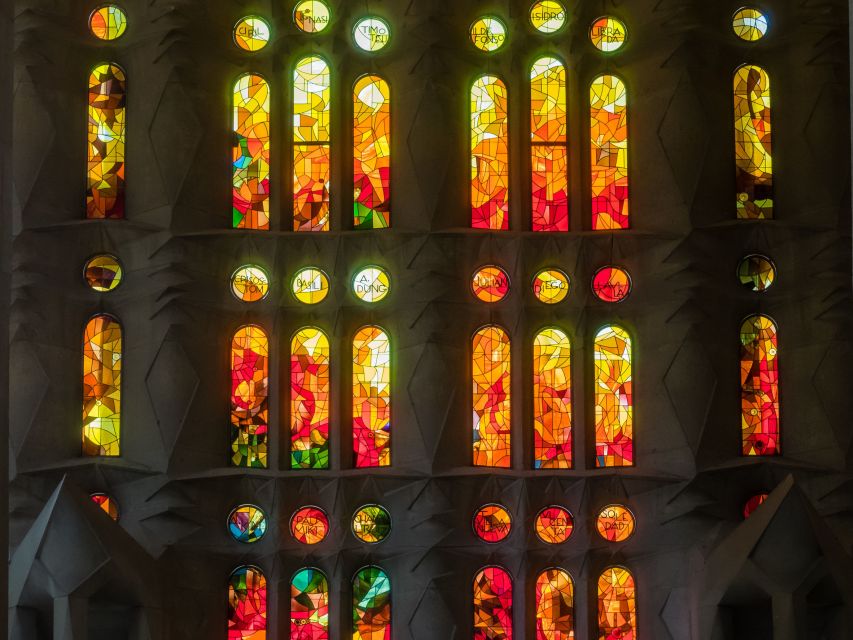 Gaudi's Masterpieces Private Tour in Barcelona - Casa Batlló Inside: The House of Bones and the House of the Dragon