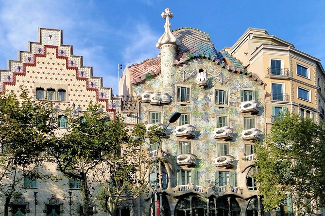 Gaudi's Modernist Legacy: Small Group Walking Tour - Stop 1 on Passeig de Gràcia: luxury street, modernist attitude