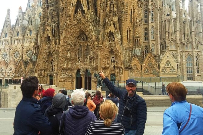 Gaudi's Modernist Legacy: Small Group Walking Tour - Domènech i Montaner and the teacher-student thread
