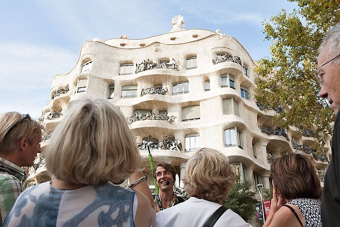 Gaudi & Sagrada Familia Donation-Based Tour in English - Meeting at Plaça Reial, then getting your bearings fast