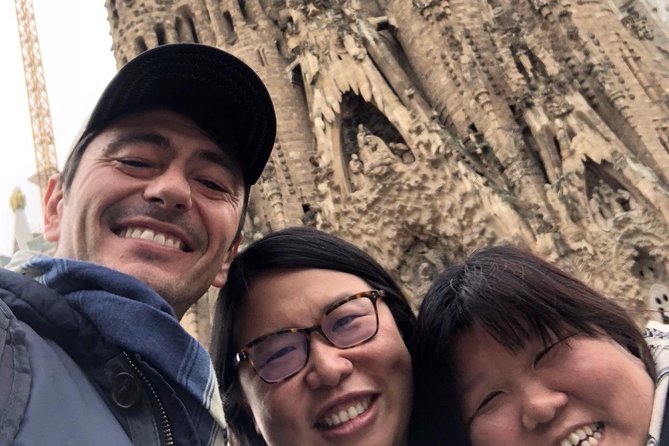 Golden Hour in Gaudi's Sagrada Familia with expert Guide - Price and value: $207.01 + 26€ makes sense if you use the time well