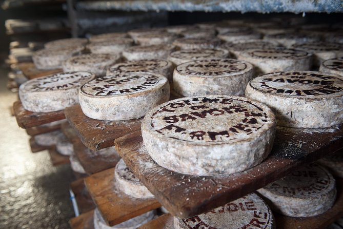Gouda Private Walking Tour: History, Architecture & Cheese - De Markt market square: relax into the real Gouda