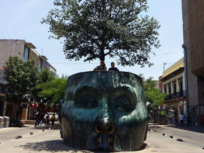 Guadalajara: Culture, Architecture, and Market Walking Tour - Rotonda de los Jaliscienses Ilustres: A Quick Stop That Teaches Context