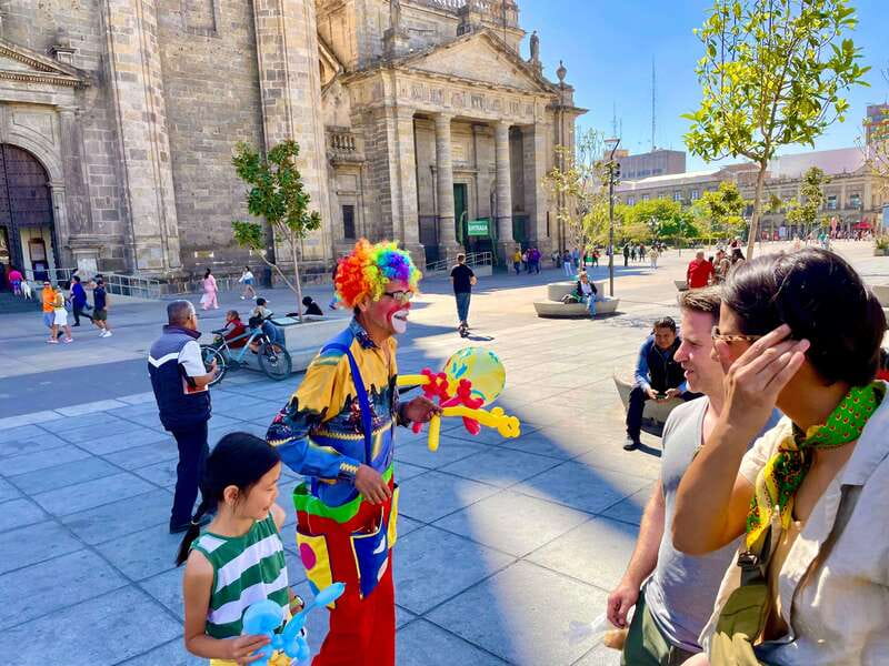 Guadalajara: Private Food Tour and Architecture Sightseeing - Photo Stops and Key Buildings in Zona Centro