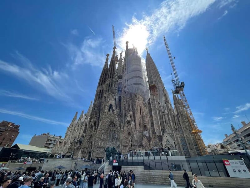Guided Tour of Sagrada Familia - Gaudi's dream - Your 90 minutes: what you’ll actually do inside