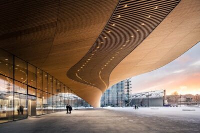 Helsinki architecture tour with a city planner - Senate Square: why this start point matters