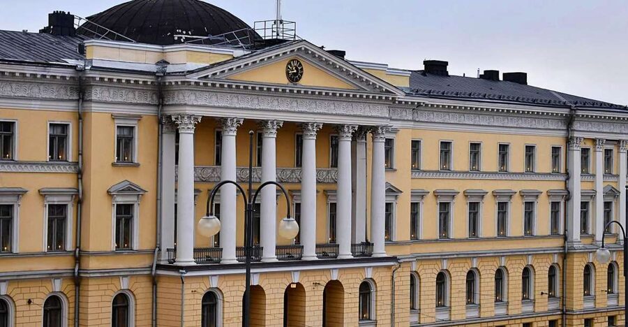 Helsinki: Architecture Walking Tour with Expert - Helsinki’s architecture reads like a timeline