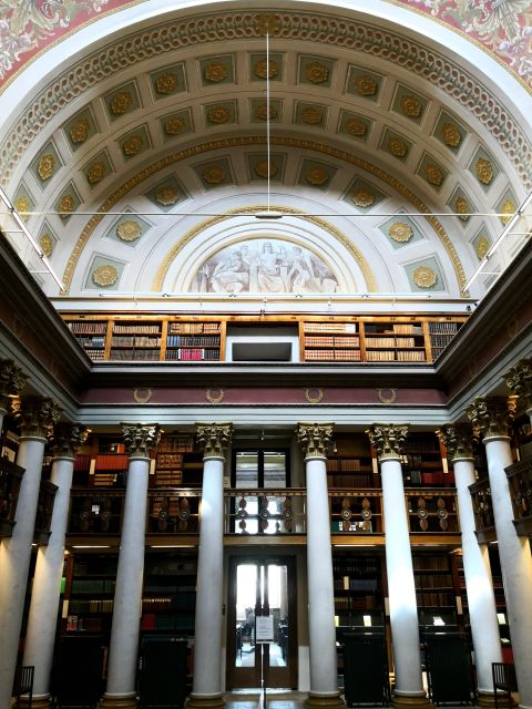 Helsinki: Architecture Walking Tour with Expert - Senate Square: neoclassical vibes and big-public symbolism
