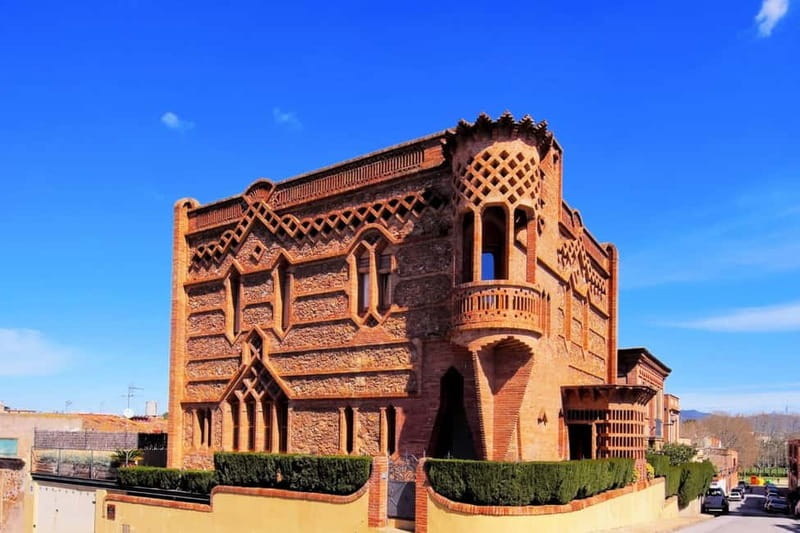 Highlights Guided visit to Gaudi's Crypt and Colonia Güell - Gaudí’s Garden: planned ideas that construction never reached