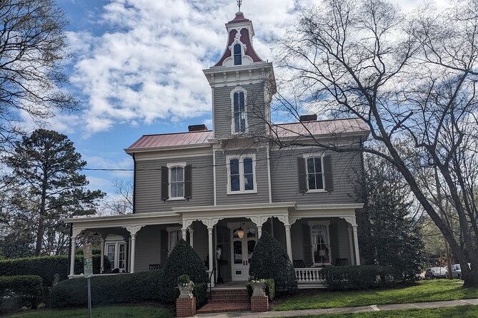 Historic Oakwood: History & Architecture Tour - The 1:00 pm meeting point at Heck-Andrews House